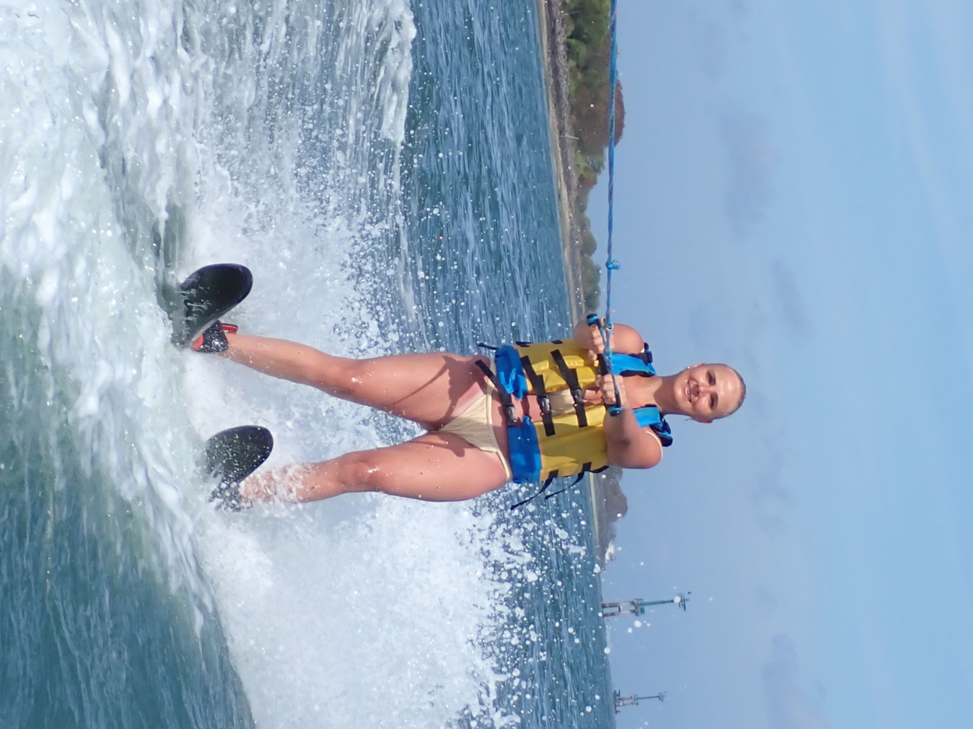 Bermain jet ski di Bali